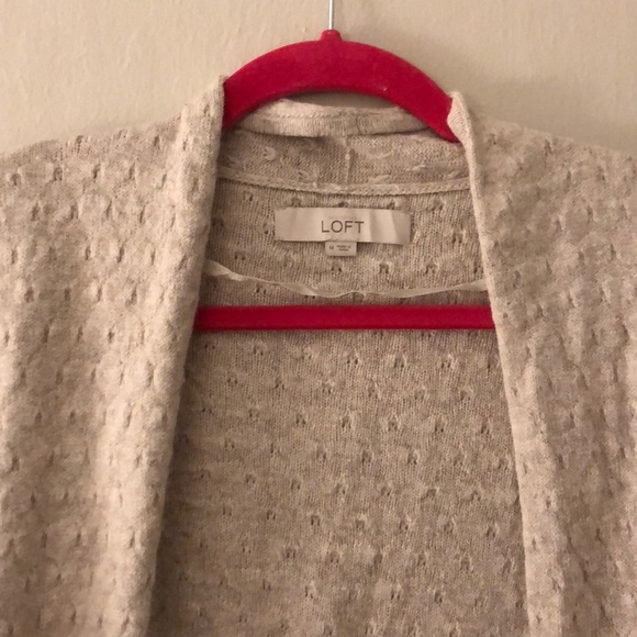 Loft sweater in tan. Size m - Picture 2 of 3
